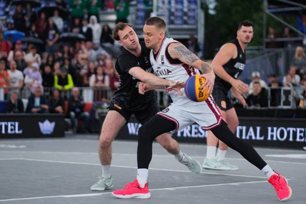 June 5, 2026, Warsaw, Masovian Voivodeship, Poland: Latvia s KARLIS LASMANIS (2) and New Zealand s JOSHUA BOOK (8) in action during a FIBA 3x3 Basketball World Cup men s last 16 game between Latvia and New Zealand in Warsaw, Poland. Warsaw Poland - ZUMAk204 20260605_zip_k204_017 Copyright: xRomanxKozielx