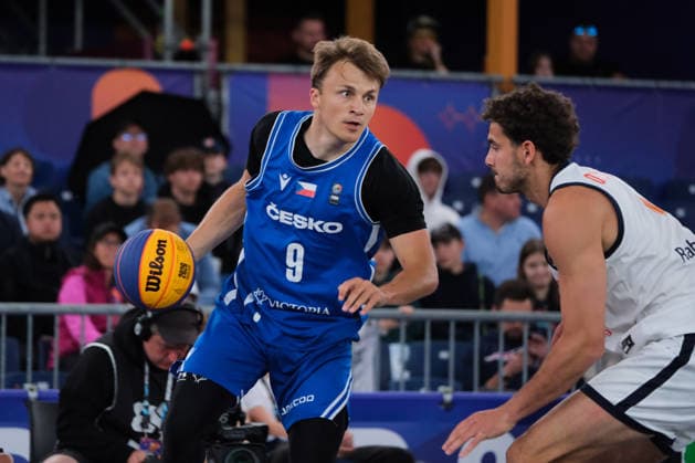 June 5, 2026, Warsaw, Masovian Voivodeship, Poland: Netherlands JAN DRIESSEN (4) and Czechia s FILIP NOVOTNY (9) in action during a FIBA 3x3 Basketball World Cup men s last 16 game between Netherlands and Czechia in Warsaw, Poland. Basketball 2026: FIBA 3x3 World Cup Men s Last 16: Netherlands 21:15 Czechia  - ZUMAk204 20260605_zip_k204_046 Copyright: xRomanxKozielx