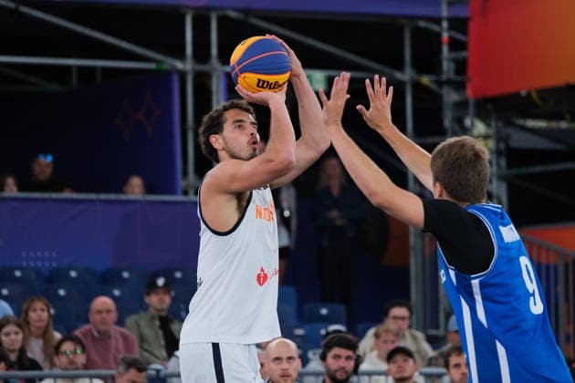 June 5, 2026, Warsaw, Masovian Voivodeship, Poland: Netherlands JAN DRIESSEN (4) and Czechia s FILIP NOVOTNY (9) in action during a FIBA 3x3 Basketball World Cup men s last 16 game between Netherlands and Czechia in Warsaw, Poland. Basketball 2026: FIBA 3x3 World Cup Men s Last 16: Netherlands 21:15 Czechia  - ZUMAk204 20260605_zip_k204_047 Copyright: xRomanxKozielx
