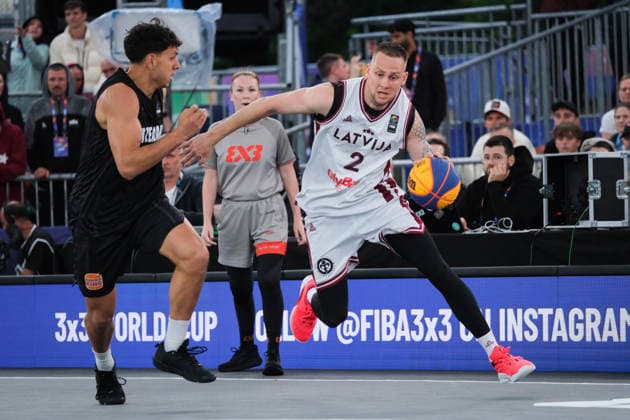 June 5, 2026, Warsaw, Masovian Voivodeship, Poland: Latvia s KARLIS LASMANIS (2) and New Zealand s TE TUHI LEWIS (13) in action during a FIBA 3x3 Basketball World Cup men s last 16 game between Latvia and New Zealand in Warsaw, Poland. Basketball 2026: FIBA 3x3 World Cup Men s Last 16: Latvia 21:19 New Zealand  - ZUMAk204 20260605_zip_k204_059 Copyright: xRomanxKozielx