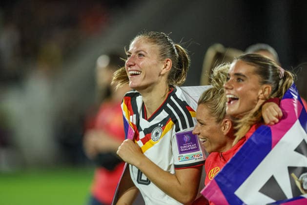 GER, Cologne, Germany vs Norway, international match, football, FIFA, 2026 2027 season, World Cup qualification, Rhein Energie Stadium, 5 matchday in the picture Joy, jubilation and emotions, Germany celebrates group victory and qualification for the World Cup in Brazil, Melissa Kössler Germany Women 18 DFB DFL REGULATIONS PROHIBIT ANY USE OF PHOTOGRAPHS AS IMAGE SEQUENCES AND OR QUASI VIDEO, 05 06 2026 Copyright: HMBxMedia HendrikxHamelau