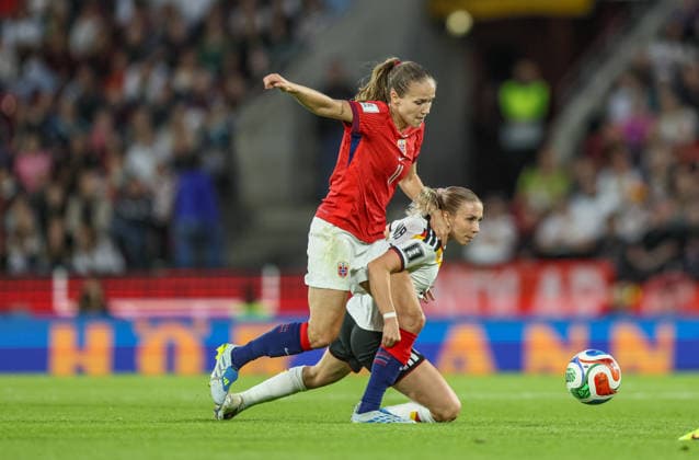GER, Cologne, Germany vs Norway, International Match, Football, FIFA, 2026 2027 Season, World Cup Qualification, Rhein Energie Stadion, 5 Matchday in Picture v l Guro Riding Norway Women 11 , Elisa Senß Germany Women 20 , Duel DFB DFL REGULATIONS PROHIBIT ANY USE OF PHOTOGRAPHS AS IMAGE SEQUENCES AND OR QUASI VIDEO, 05 06 2026 Copyright: HMBxMedia HendrikxHamelau