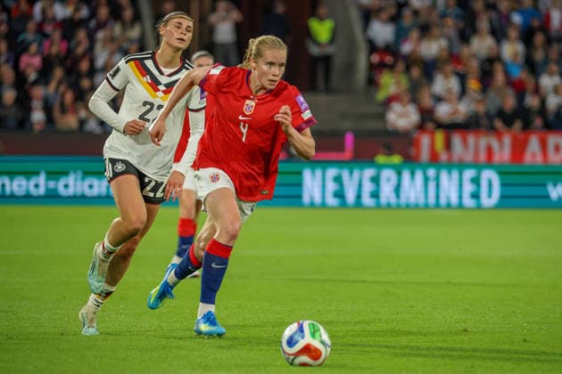 Cologne, Germany 05 06 2026 World Cup qualifier Germany vs Norway In the picture from left Jule Brand Germany and Julie Blakstad Norway Copyright: HMBxMedia MadeleinexFantini