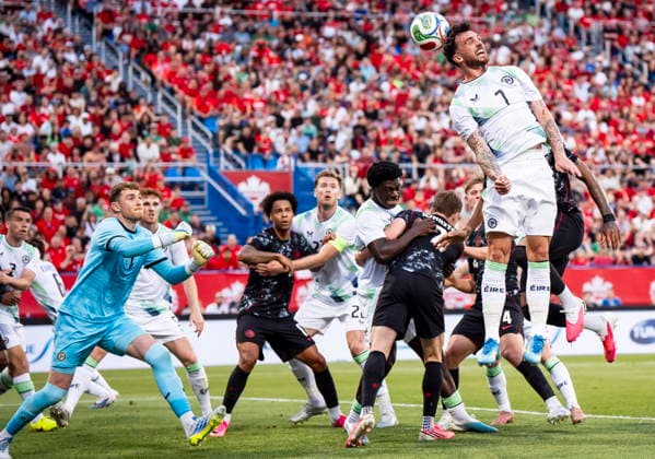 June 5, 2026, Montreal, Pq, Canada: Republic of Ireland s Kevin O Toole (7) heads the ball into his own net on a corner kick by Canada s Liam Millar (11) during first half International Friendly, Länderspiel, Nationalmannschaft soccer action in Montreal, on Friday, June 6, 2026. Canada News - June 5, 2026  - ZUMAc35_ 20260605_zaf_c35_111 Copyright: xChristopherxKatsarovx