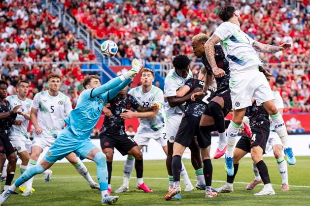 June 5, 2026, Montreal, Pq, Canada: Republic of Ireland s Kevin O Toole (7) heads the ball into his own net on a corner kick by Canada s Liam Millar (11) during first half International Friendly, Länderspiel, Nationalmannschaft soccer action in Montreal, on Friday, June 6, 2026. Canada News - June 5, 2026  - ZUMAc35_ 20260605_zaf_c35_112 Copyright: xChristopherxKatsarovx