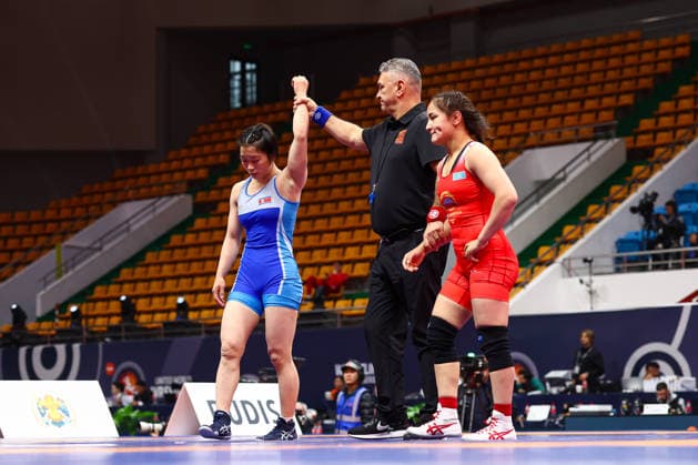 World Ranking Series Ulaanbaatar Open 57kg WW Il Sim Son PRK df Nilufar Raimova KAZ Copyright: xJakexKirkmanx xUnitedxWorldxWresx Jake Kirkman United World Wres