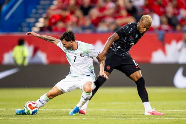 June 5, 2026, Montreal, Pq, Canada: Canada s Derek Cornelius (13) and Republic of Ireland s Kevin O Toole (7) vie for possession during first half International Friendly, Länderspiel, Nationalmannschaft soccer action in Montreal on June 5, 2026. Canada News - June 5, 2026  - ZUMAc35_ 20260605_zaf_c35_118 Copyright: xChristopherxKatsarovx