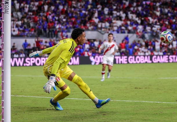 International soccer friendly - Haiti vs Peru Peru s Pedro Gallese in action during the International soccer friendly between Haiti and Peru in Miami, Florida, USA, 05 June 2026. MIAMI FLORIDA United States  Copyright: xCRISTOBALxHERRERA-ULASHKEVICHx
