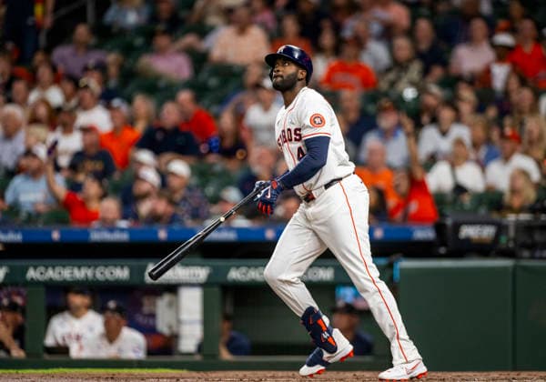 June 2, 2026, Houston, Texas, United States: Houston Astros designated hitter Yordan Alvarez (44) watches his two run home run to center in the first inning during an MLB, Baseball Herren, USA game against the Pittsburgh Pirates on Tuesday June 2, 2026 at Daikin Park in Houston, Texas. The Pirates defeated the Astros 10-6. MLB: Pittsburgh Pirates At Houston Astros  - ZUMAw132 20260602_zap_w132_046 Copyright: xTomxWalkox