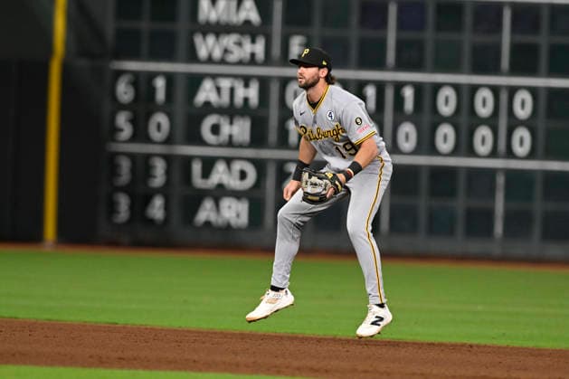 June 2, 2026, Houston, Texas, United States: Pittsburgh Pirates third baseman Jared Triolo (19) sets for a play in the sixth inning during an MLB, Baseball Herren, USA game against the Houston Astros on Tuesday June 2, 2026 at Daikin Park in Houston, Texas. The Pirates defeated the Astros 10-6. MLB: Pittsburgh Pirates At Houston Astros  - ZUMAw132 20260602_zap_w132_099 Copyright: xTomxWalkox