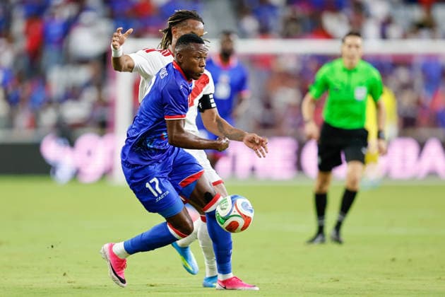 MIAMI, FL - JUNE 5: Haiti midfielder Jean Jacques Danley (17) controls the ball during the International Friendly, Länderspiel, Nationalmannschaft game between Haiti and Peru at NU Stadium on June 5, 2026 in Miami,Florida.(Photo by Chris Arjoon Icon Sportswire) SOCCER: JUN 05 Haiti vs Peru EDITORIAL USE ONLY Icon2605060010010