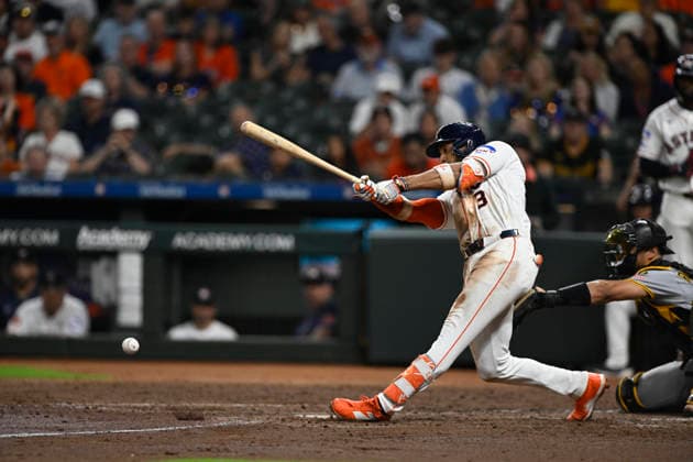 June 2, 2026, Houston, Texas, United States: Houston Astros shortstop Jeremy PeoÂ±a (3) hits an RBI and is safe on a fielders choice in the fourth inning during an MLB, Baseball Herren, USA game against the Pittsburgh Pirates on Tuesday June 2, 2026 at Daikin Park in Houston, Texas. The Pirates defeated the Astros 10-6. Houston United States - ZUMAw132 20260602_zap_w132_133 Copyright: xTomxWalkox