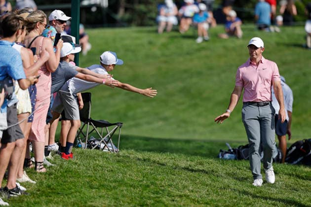 DUBLIN, OH - JUNE 05: Rory McIlroy of Northern Ireland walks past fans at the seventeenth hole during the second round of the Memorial Tournament presented by Workday 2026 on June 05, 2026 at Muirfield Village Golf Club in Dublin, Ohio. (Photo by Joe Robbins Icon Sportswire) GOLF: JUN 05 PGA, Golf Herren the Memorial Tournament presented by Workday EDITORIAL USE ONLY Icon5732606050712