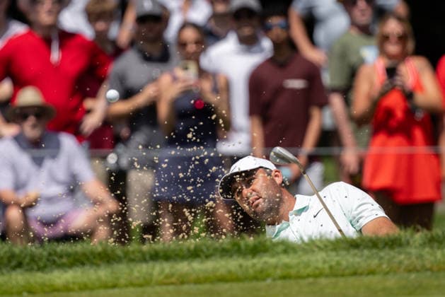 June 5, 2026, Dublin, Ohio, U.S: Scottie Scheffler hits out of the sand during the second round of The Memorial Tournament at Muirfield Village Golf Club, Dublin, Ohio. PGA, Golf Herren Tour 2026 - The Memorial Tournament - Second Round  - ZUMAs304 20260605_zaf_s304_074 Copyright: xScottxStuartx