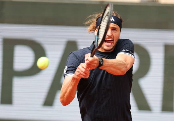 (260606) -- PARIS, June 6, 2026 -- Alexander Zverev hits a return during the men s singles semifinal match between Alexander Zverev of Germany and Jakub Mensik of the Czech Republic at the French Open tennis tournament at Roland Garros, Paris, France, June 5, 2026. ) (SP)FRANCE-PARIS-TENNIS-FRENCH OPEN-MEN S SINGLES-SEMIFINAL WuxHuiwo 