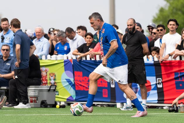 June 5, 2026, Toronto, Ontario, Canada: Christian Vieri controls the ball during the Italians football legends exhibition match as part of the Italian FIFA Legends Tour in Toronto. on June 5, 2026 in Toronto, Canada. Italian FIFA Legends Tour In Toronto  - ZUMAe321 20260605_zsa_e321_069 Copyright: xLeonardoxRamirezx