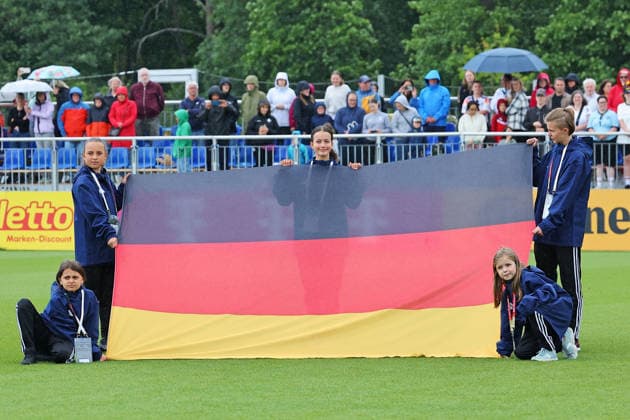 Frankfurt, Germany 05 June 2026 U19 Womens National Team 2026 Test Match Germany vs USA In the picture Volunteers present the German flag shortly before the start of the match DFL DFB regulations prohibit any use of photographs as image sequences and or quasi video DFB Campus Hessen Copyright: xFotostandx xRacochax