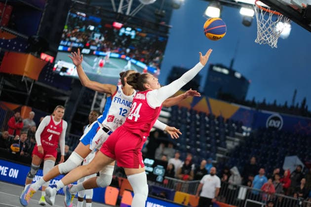June 5, 2026, Warsaw, Masovian Voivodeship, Poland: France s LAETITIA GUAPO (12) and Czechia s MONIKA FUCIKOVA (24) in action during a FIBA 3x3 Basketball World Cup women s last 16 game between France and Czechia in Warsaw, Poland. Basketball 2026: FIBA 3x3 World Cup Women s Last 16: France 10:9 Czechia  - ZUMAk204 20260605_zip_k204_074 Copyright: xRomanxKozielx