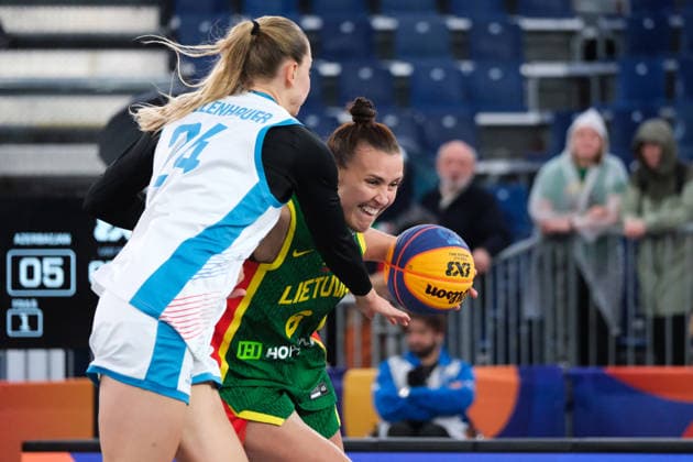 June 5, 2026, Warsaw, Masovian Voivodeship, Poland: Azerbaijan s ALEXANDRA MOLLENHAUER (24) and Lithuania s KAMILE NACICKAITE-VAN DER HORST (6) in action during a FIBA 3x3 Basketball World Cup women s last 16 game between Azerbaijan and Lithuania in Warsaw, Poland. Basketball 2026: FIBA 3x3 World Cup Women s Last 16: Azerbaijan 14:12 Lithuania  - ZUMAk204 20260605_zip_k204_085 Copyright: xRomanxKozielx