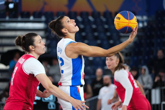 June 5, 2026, Warsaw, Masovian Voivodeship, Poland: France s LAETITIA GUAPO (12) and Czechia s KATERINA GALICKOVA (3) in action during a FIBA 3x3 Basketball World Cup women s last 16 game between France and Czechia in Warsaw, Poland. Basketball 2026: FIBA 3x3 World Cup Women s Last 16: France 10:9 Czechia  - ZUMAk204 20260605_zip_k204_108 Copyright: xRomanxKozielx