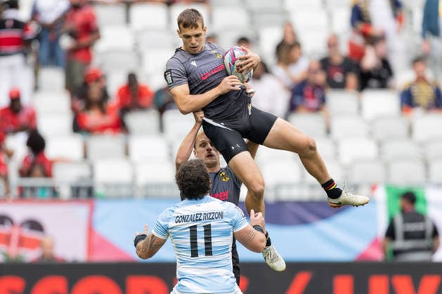 Germany Argentina, SVNS Rugby World Championship Cedric Eichholz is lifted by Wolfram Hacker to catch the Argentinian kick-off in the foreground Luciano Gonzalez First group match between Germany and Argentina Third tournament of the SVNS World Championship, Sevens Rugby World Cup from June 5 to 7, 2026 in Bordeaux France Day 1, group matches on June 5, 2026 , Bordeaux Region Nouvelle Aquitaine France Stade Atlantique