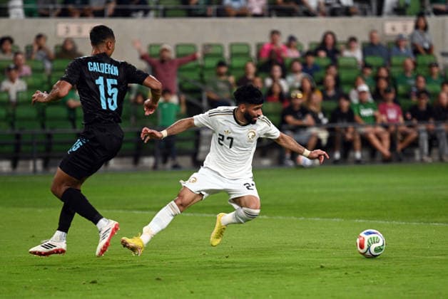 AUSTIN, TX - June 05: Saudi Arabia forward Sultan Mandash (27) is chased by Puerto Rico defender Giovanni Calderon (15) during International Friendly, Länderspiel, Nationalmannschaft between Saudi Arabia and Puerto Rico on June 5, 2026 at Q2 Stadium in Austin, TX. (Photo by John Rivera Icon Sportswire) SOCCER: JUNE 05 International Friendly Saudi Arabia vs. Puerto Rico EDITORIAL USE ONLY Icon426260605022