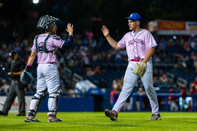 Williamsport Crosscutters v Trenton Thunder - MLB, Baseball Herren, USA Draft League Baseball Ty Van Valkenburg of the Trenton Thunder exits the field during an MLB Draft League baseball game at Trenton Thunder Ballpark in Trenton, United States, on June 5, 2026. Trenton United States  Copyright: xDanxSquicciarinix originalFilename:squicciarini-williams260605_nptcH.jpg