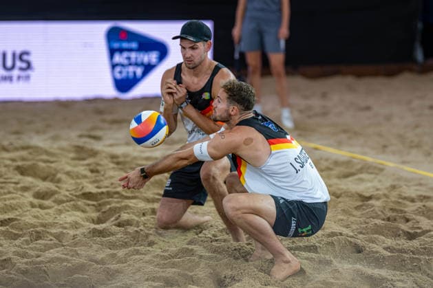 QUEEN KING OF THE COURT Hamburg, Germany 06 06 2026 HAMBURG, GERMANY JUNE 6 Jonas Sagstetter GER , Benedikt Sagstetter GER during the QUEEN KING OF THE COURT at Hamburg on June 6, 2026 in Hamburg, Germany Copyright: xBEAUTIFULxSPORTS PeterxWeberx