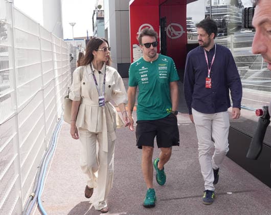06 06 2026, Circuit de Monaco, Monte Carlo, Formula 1 Louis Vuitton Grand Prix Monaco 2026 ,in the picture Fernando Alonso ESP , Aston Martin Aramco Formula One Team with his girlfriend and mother of his first child, Melissa Jimenez Photo by Hasan Bratic DeFodi Images