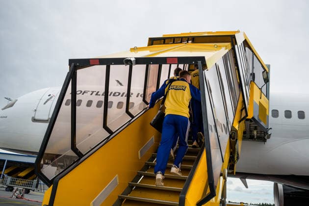 260606 Head coach Graham Potter of the Swedish national football team boarding a flight bound for Dallas Fort Worth International Airport and the FIFA World Cup 2026, on June 6, 2026 at Arlanda Airport in Stockholm Photo Joel Marklund BILDBYRAN code JM JM0823 bbeng fotboll football soccer fotball vm fotbolls vm fotballs vm fotbolls vm 2026 fifa world cup 2026 resa travel sverige sweden sverige a avresa  Copyright: JOELxMARKLUND BB260606JM007