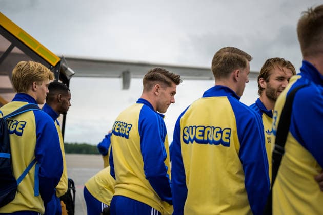 260606 Lucas Bergvall, Alexander Isak, Viktor Gyökeres, Alexander Bernhardsson and Benjamin Nygren of the Swedish national football team ahead of boarding a flight bound for Dallas Fort Worth International Airport and the FIFA World Cup 2026, on June 6, 2026 at Arlanda Airport in Stockholm Photo Joel Marklund BILDBYRAN kod JM JM0823 bbeng fotboll football soccer fotball vm fotbolls vm fotball vm fotbolls vm 2026 fifa world cup 2026 resa travel sverige sweden sverige a avresa  Copyright: JOELxMARKLUND BB260606JM013