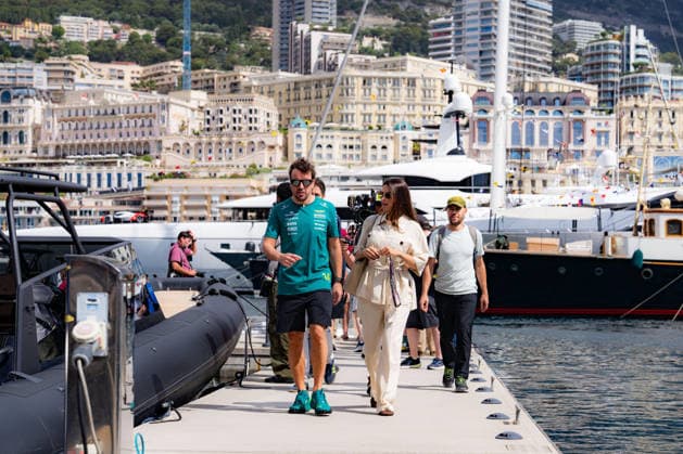 F1 Louis Vuitton Grand Prix de Monaco - Fernando Alonso and Melissa Jimenez MELISSA JIMENEZ (ESP) Reporter for DAZN and Partner of Fernando Alonso and FERNANDO ALONSO (ESP) of Aston Martin Aramco Formula One Team on Saturday during the 2026 Formula 1 Louis Vuitton Monaco Grand Prix at the Monaco Street Circuit on June 6, 2026. Photo by Antoine Lapeyre Reveries Agency via ABACAPRESS.COM Monaco Monaco  Copyright: xAntoinexLapeyre ReveriesxAgency ABACAx