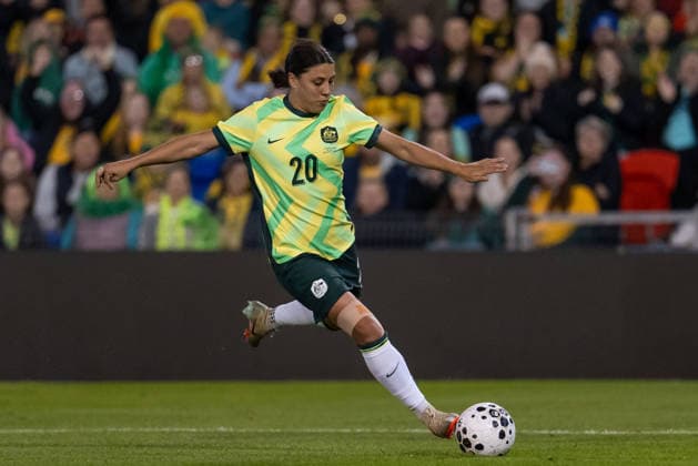 NEWCASTLE, AUSTRALIA - JUNE 06: Sam Kerr of Australia crosses the ball during the International Friendly, Länderspiel, Nationalmannschaft match between Australia and Mexico at McDonald Jones Stadium on June 06, 2026 in Newcastle, Australia.  Copyright: xNoexLlamasx xSPPx Sportspressphoto_SPR161772