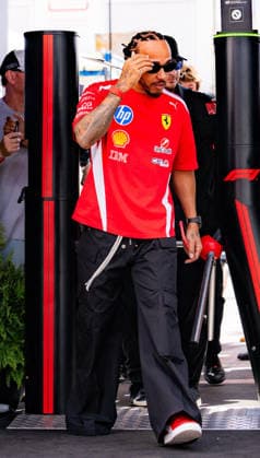 F1 Louis Vuitton Grand Prix de Monaco - Lewis Hamilton LEWIS HAMILTON (GBR) of Scuderia Ferrari HP arriving in the paddock on Saturday during the 2026 Formula 1 Louis Vuitton Monaco Grand Prix at the Monaco Street Circuit on June 6, 2026. Photo by Antoine Lapeyre Reveries Agency via ABACAPRESS.COM Monaco Monaco  Copyright: xAntoinexLapeyre ReveriesxAgency ABACAx