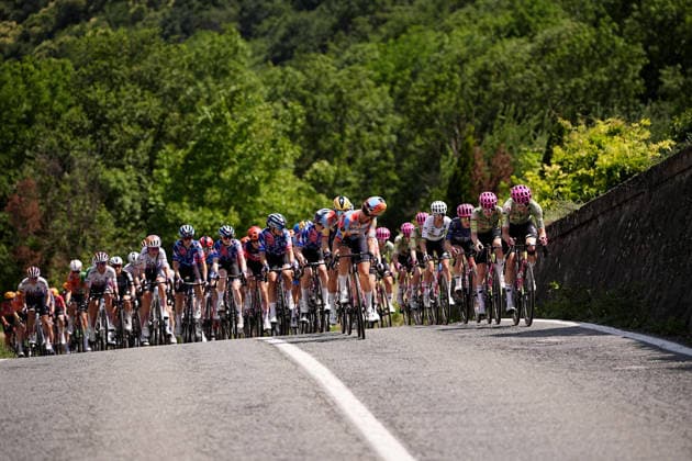 The pack rides cycles during Stage 8 of the Giro d™Italia Women, from Rivoli to Sestriere, Italy, Saturday, June 6, 2026  Copyright: xMarcoxAlpozzi LaPressex