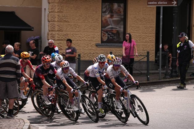 The pack rides cycles during Stage 8 of the Giro d™Italia Women, from Rivoli to Sestriere, Italy, Saturday, June 6, 2026  Copyright: xMarcoxAlpozzi LaPressex