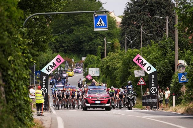 The pack rides cycles during Stage 8 of the Giro d™Italia Women, from Rivoli to Sestriere, Italy, Saturday, June 6, 2026  Copyright: xMarcoxAlpozzi LaPressex