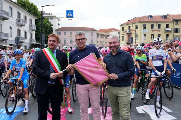 Alessandro Errigo mayor of Rivoli and RCS Paolo Bellino during Stage 8 of the Giro d™Italia Women, from Rivoli to Sestriere, Italy, Saturday, June 6, 2026  Copyright: xDavidexSpada LaPressex