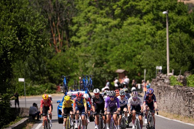 The pack rides cycles during Stage 8 of the Giro d™Italia Women, from Rivoli to Sestriere, Italy, Saturday, June 6, 2026  Copyright: xMarcoxAlpozzi LaPressex