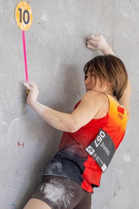 Chinese climber Zhang Yuetong competes in World Cup in sport climbing: bouldering - semi-finals women, in Prague, Czech Republic, on June 6, 2026. (CTKxPhoto OndrejxDeml) CTKPhotoP2026060603795  CTKPhotoP2026060603795