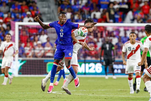 MIAMI, FL - JUNE 5: Haiti midfielder Jean Jacques Danley (17) and Peru midfielder Erick Noriega (8) battle for the ball during the International Friendly, Länderspiel, Nationalmannschaft game between Haiti and Peru at NU Stadium on June 5, 2026 in Miami,Florida.(Photo by Chris Arjoon Icon Sportswire) SOCCER: JUN 05 Haiti vs Peru EDITORIAL USE ONLY Icon2605060010090