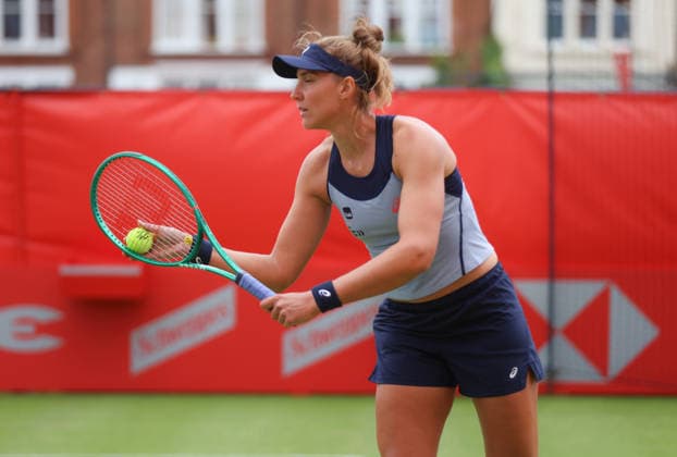 2026 HSBC Tennis Championships, Queens Club, London, UK - 06 06 2026 Beatrice Haddad Maia (BRA) serves during her Qualifying match against Heather Watson (GBR) in the HSBC 2026 Championships at Queens Club in London London Queens Club London GBR Copyright: xMarkxGreenwoodx