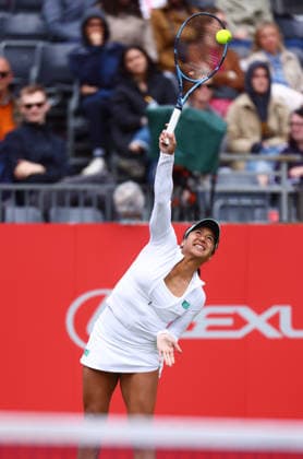 2026 HSBC Tennis Championships, Queens Club, London, UK - 06 06 2026 Heather Watson (GBR) serves during her Qualifying match against Beatrice Haddad Maia (BRA) in the HSBC 2026 Championships at Queens Club in London London Queens Club London GBR Copyright: xMarkxGreenwoodx