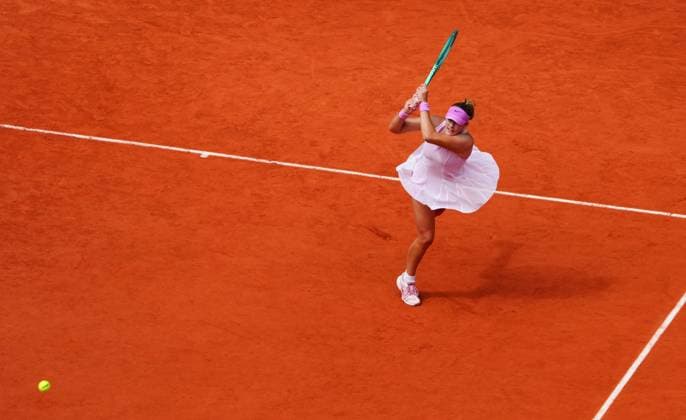 Mirra Andreeva wins the opening set with a cross court backhand French Open Tennis, Day Fourteen, Tennis, Roland Garros, Paris, France - 06 Jun 2026Paris Roland Garros France EDITORIAL USE ONLY No use with unauthorised audio, video, data, fixture lists, club league logos or live services. Online in-match use limited to 120 images, no video emulation. No use in betting, games or single club league player publications.  Copyright: xJavierxGarcia Shutterstockx 16906570n