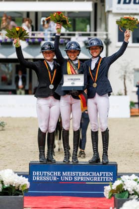 mit 2 Umläufen (1.50 m) Finalwertung Deutsche Meisterschaften Springreiterinnen 2026 Preis der platzmann federn gmbh & co. kg Balve, Reitanlage Schloss Wocklum 06. June 2026 -