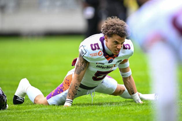 AMERICAN FOOTBALL - EFA, Raiders vs Galaxy INNSBRUCK,AUSTRIA,06.JUN.26 - AMERICAN FOOTBALL - EFA, European Football Alliance, Raiders Tirol vs Frankfurt Galaxy. Image shows Paul Kavadia Lenhardt (Galaxy) during warm up.  GEPAxpictures xDanielxSchoenherr
