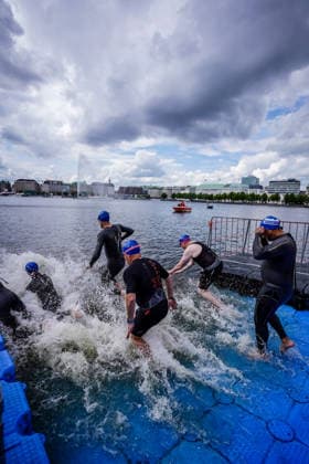 Ironman Hamburg competition for Ironman CEOs 06 06 26 Impressions of the exclusive CEO competition as part of Ironman Hamburg 2026 The participating managing directors and CEOs completed an aquathlon consisting of a 200-metre swim in the Inner Alster followed by a 5-kilometre run along the banks of the Alster The event offers business leaders a sporting platform in the run-up to the main race Photos Julian Richter Hamburg Alster Hamburg Germany JRW02299