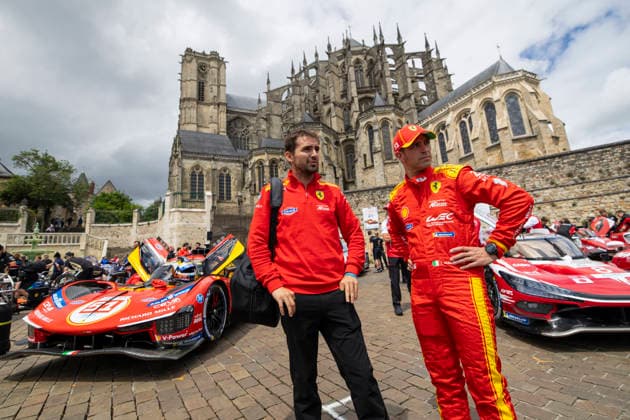 24 HEURES DU MANS 2026 - CITY CENTRE PARADE PIER GUIDI Alessandro (ita), Ferrari AF Corse, Ferrari 499P 51, Hypercar, portrait during the City Center Parade of the 24 Hours of Le Mans 2026, 3rd round of the 2026 FIA World Endurance Championship, on June 6, 2026 in Le Mans, France - Le MansFrance  Copyright: xJULIENxDELFOSSEx