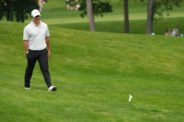 DUBLIN, OH - JUNE 06: Rory McIlroy of Northern Ireland reacts after playing shot from the first tee during third round of the Memorial Tournament on June 06, 2026 at the Muirfield Village Golf Club in Dublin, Ohio. (Photo by Jason Mowry Icon Sportswire) GOLF: JUN 06 PGA, Golf Herren the Memorial Tournament presented by Workday EDITORIAL USE ONLY Icon260606011