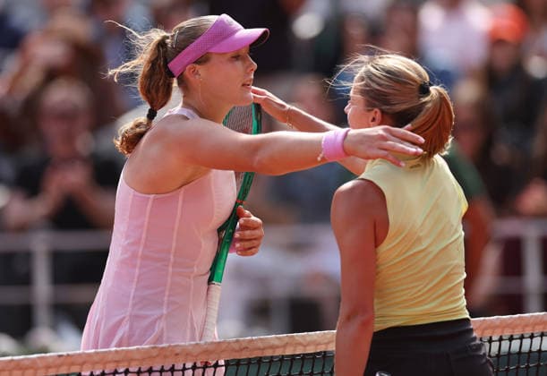 Mirra Andreeva of Russia hugs Maja Chwalinska of Poland French Open Tennis, Day Fourteen, Tennis, Roland Garros, Paris, France - 06 Jun 2026Paris Roland Garros France EDITORIAL USE ONLY No use with unauthorised audio, video, data, fixture lists, club league logos or live services. Online in-match use limited to 120 images, no video emulation. No use in betting, games or single club league player publications.  Copyright: xEllaxLing Shutterstockx 16906571ab